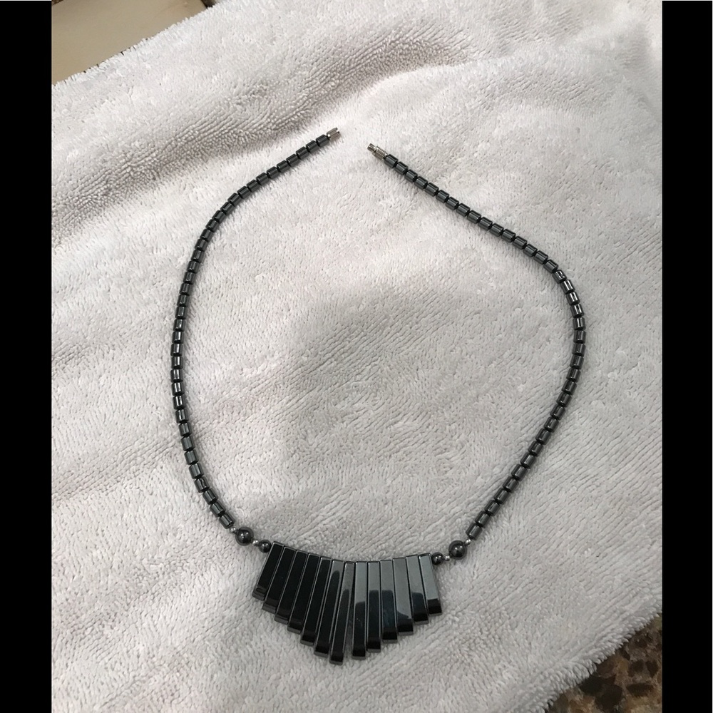 Beautiful necklace from Banana Republic - Picture 2 of 3