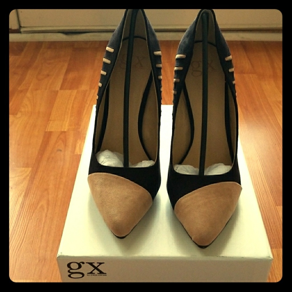 GX by Gwen Stefani Mayuko Black and Nude pumps