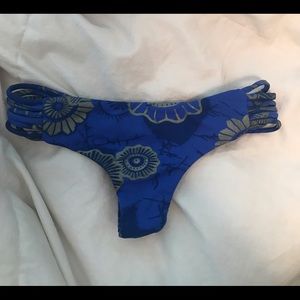 Reversible blue flower San Lorenzo cheeky bikini