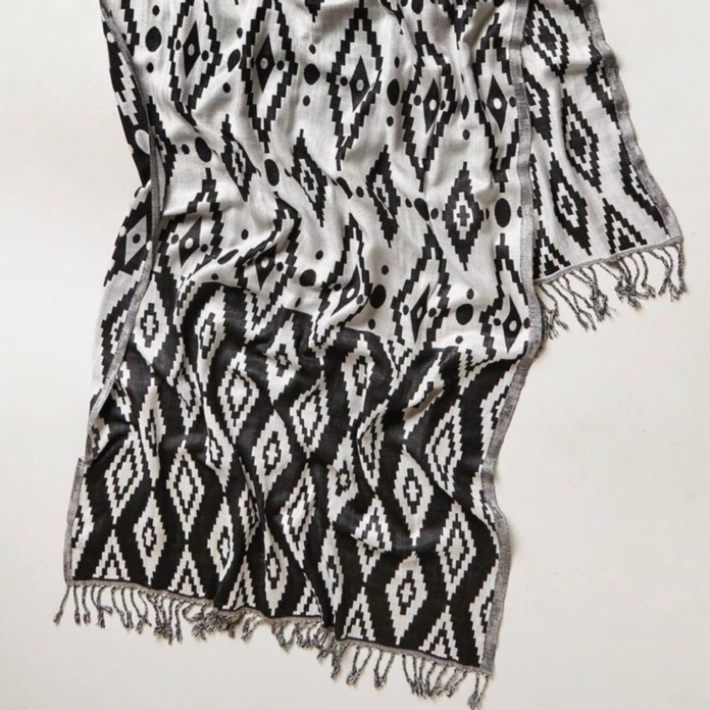 Anthropologie 🐼 Jacquard Scarf 🐧