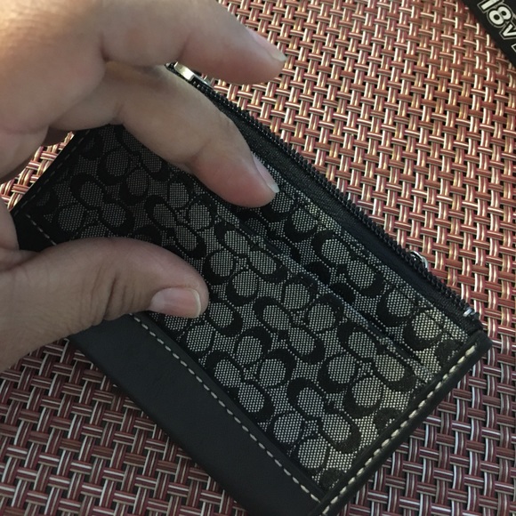 Coach 🌺 - Picture 2 of 4