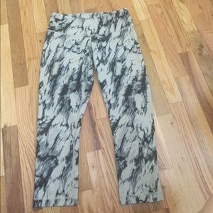 Lululemon wunder under crop (regular rise) size 4