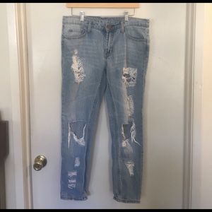 Jeans with holes