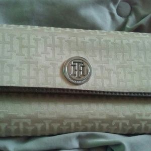 Tommy Hilfiger checkbook wallet