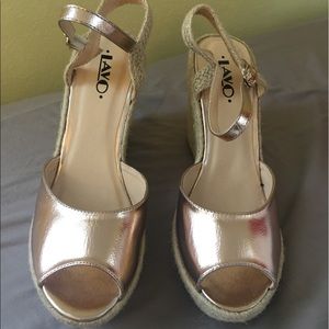 New Rose Gold Platform Size 9