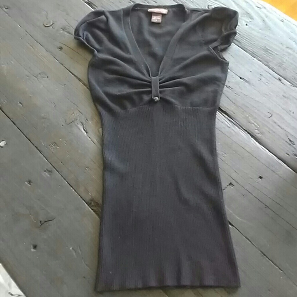 Black short sleeve sweater