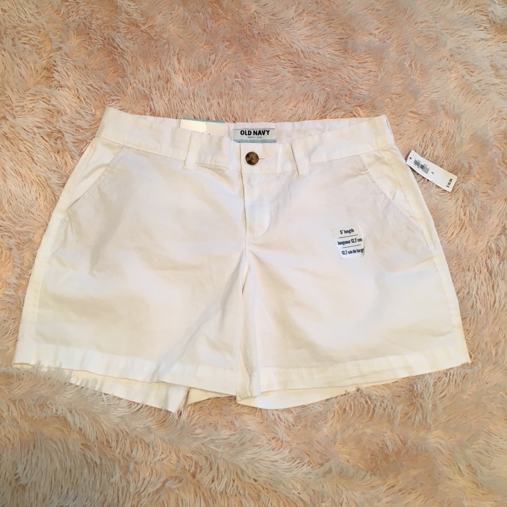 Old Navy NWT white shorts.