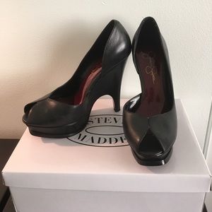 Jessica Simpson Black Pump