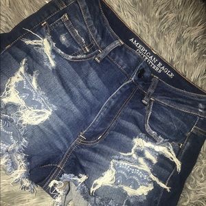 High waisted American Eagle Hi Rise shortie size 8