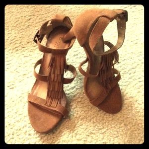 Tan suede heels. Perfect for summer!