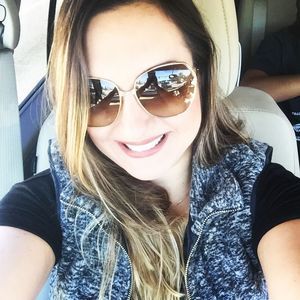 Meet your Posher, Renata