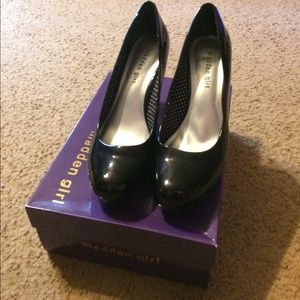 Madden Girl Black patent pumps