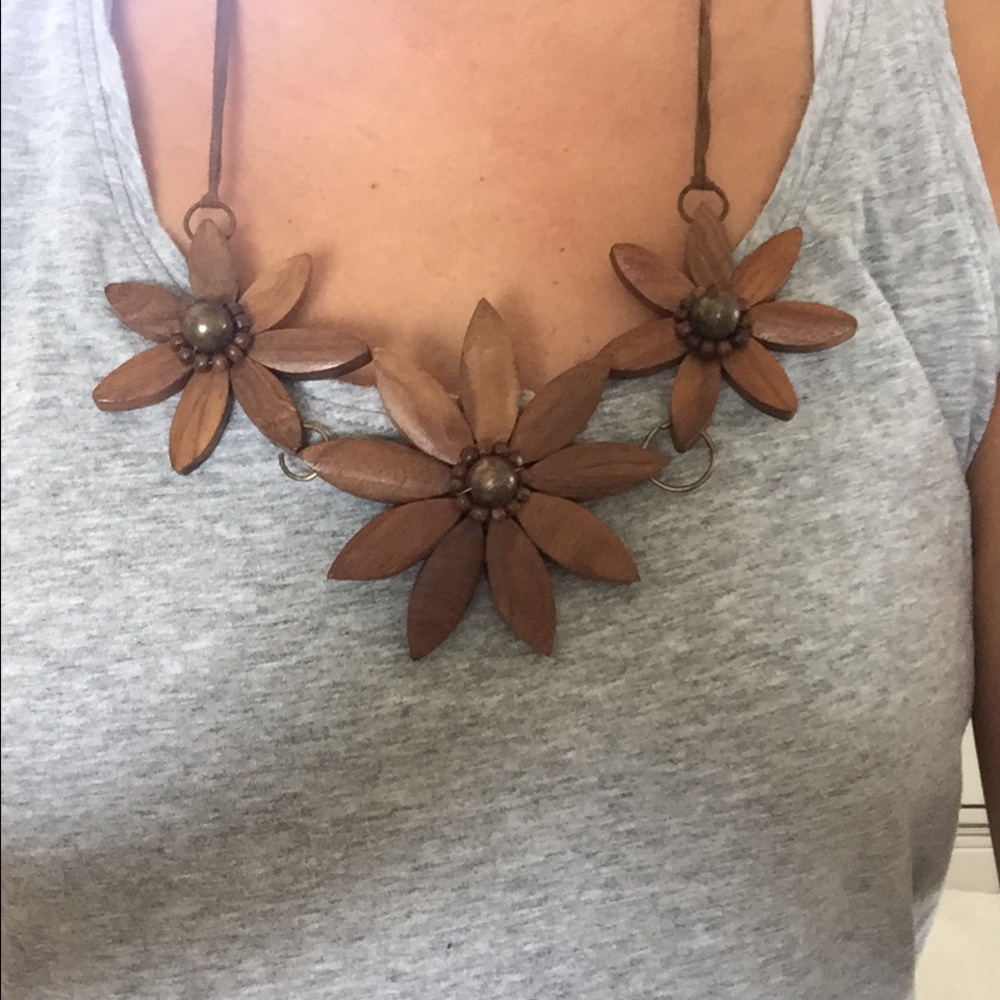 Anthropologie necklace brown flowers