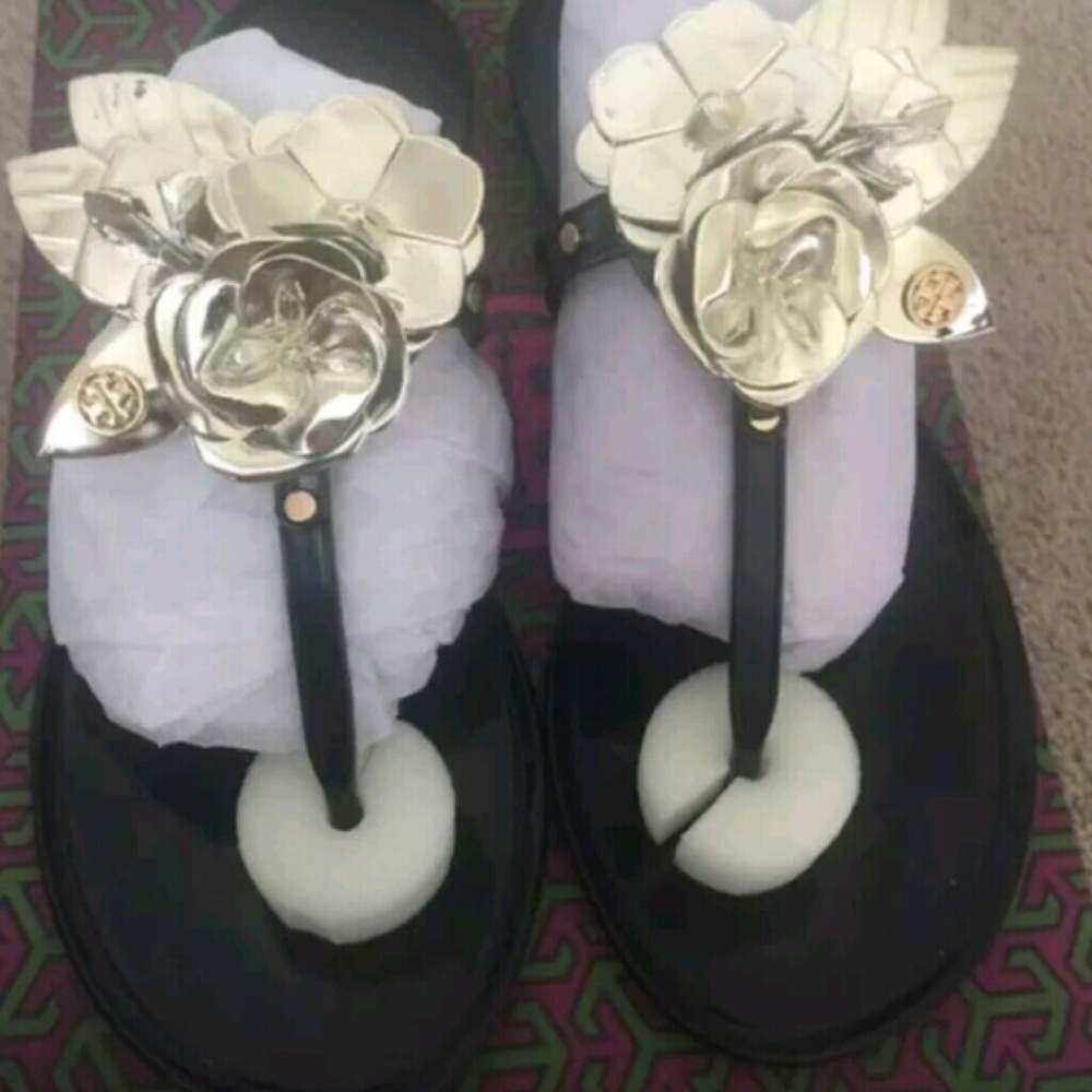 Authentic Brand New Tory Burch Flower Sandals sz 6