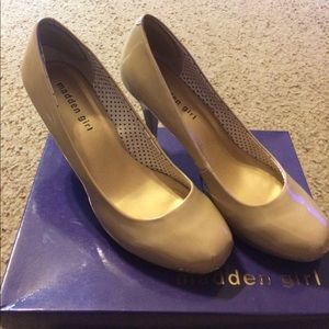 Madden Girl Nude patent pumps size 9.5 M