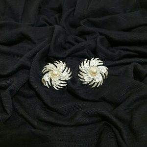 Vintage Sarah Coventry earrings