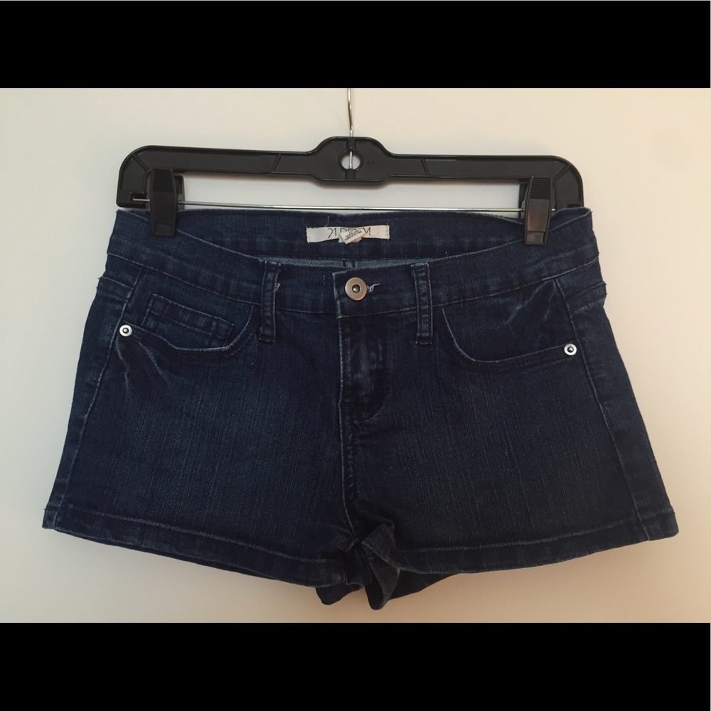 💸DONATED - [Forever 21] dark wash denim shorts
