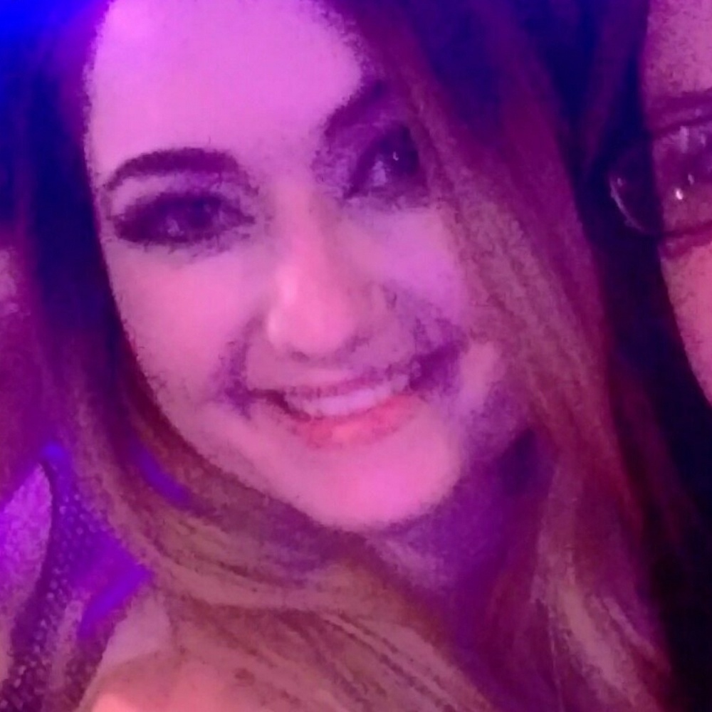 Meet your Posher, Laci