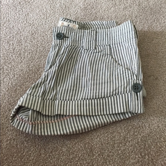 Seersucker shorts - Picture 2 of 3