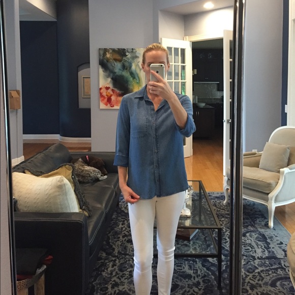 bella dahl Tops - Bella Dahl chambray button down, size XS