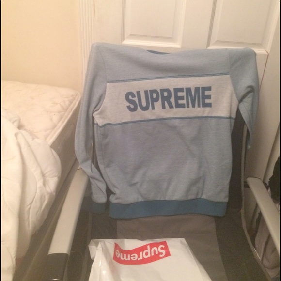 Supreme - Picture 3 of 3