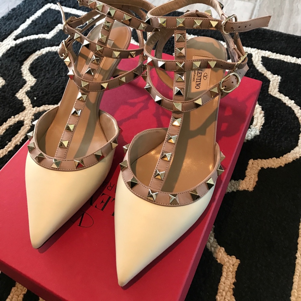 Valentino noir rockstud leather pumps