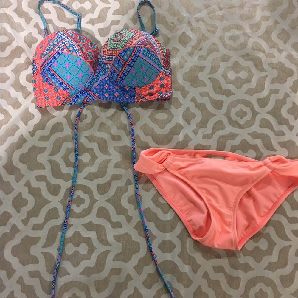 Georgeous swimsuit, new without tags, never worn.