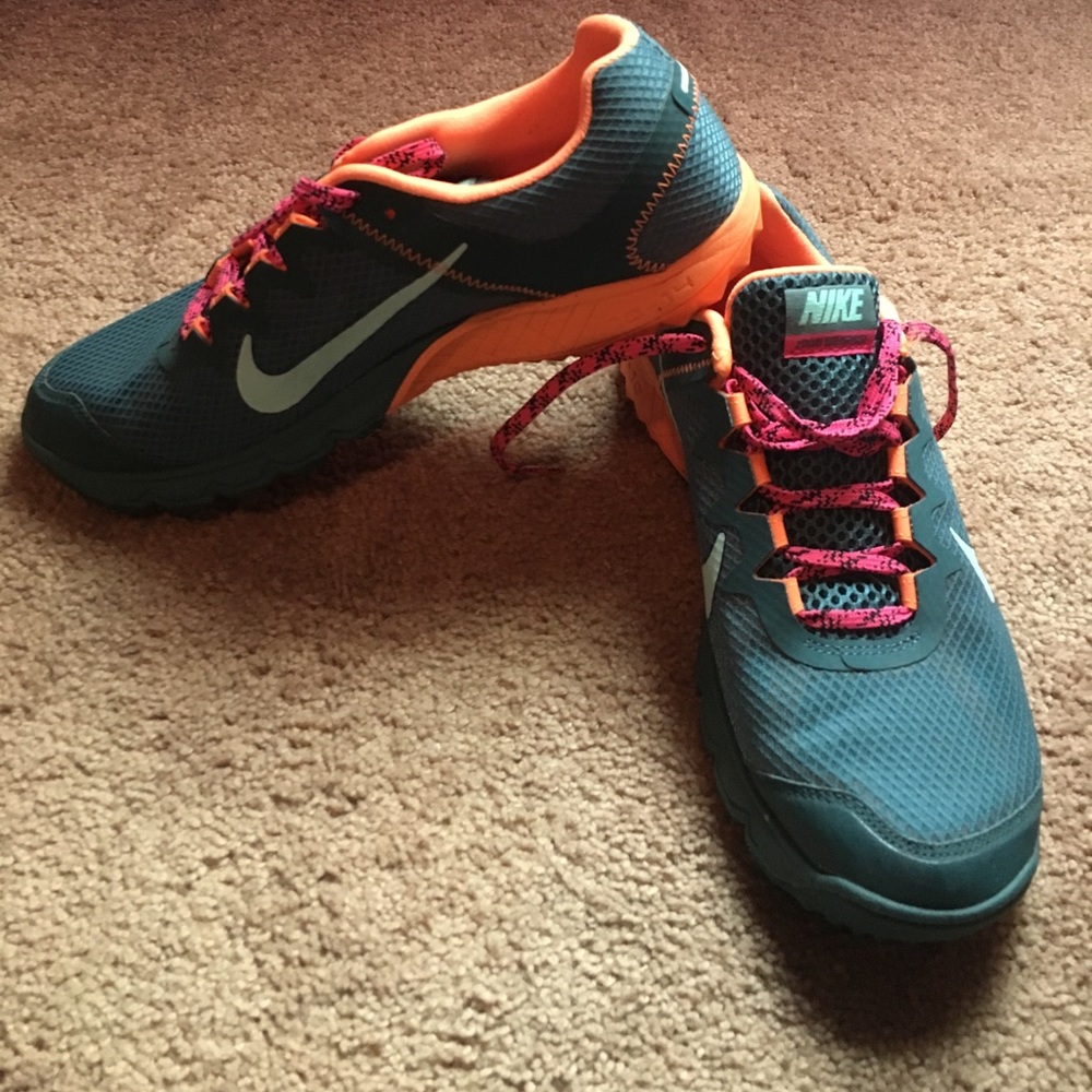 Multicolored Nike zoom wildhorse sz 11