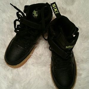 NEW Nike Air Force 1 Mid LV8 Black/Lime Green/Gum NWT NEW Nike Air Force 1 Mid LV8 Black/Lime Green/Gum NWT