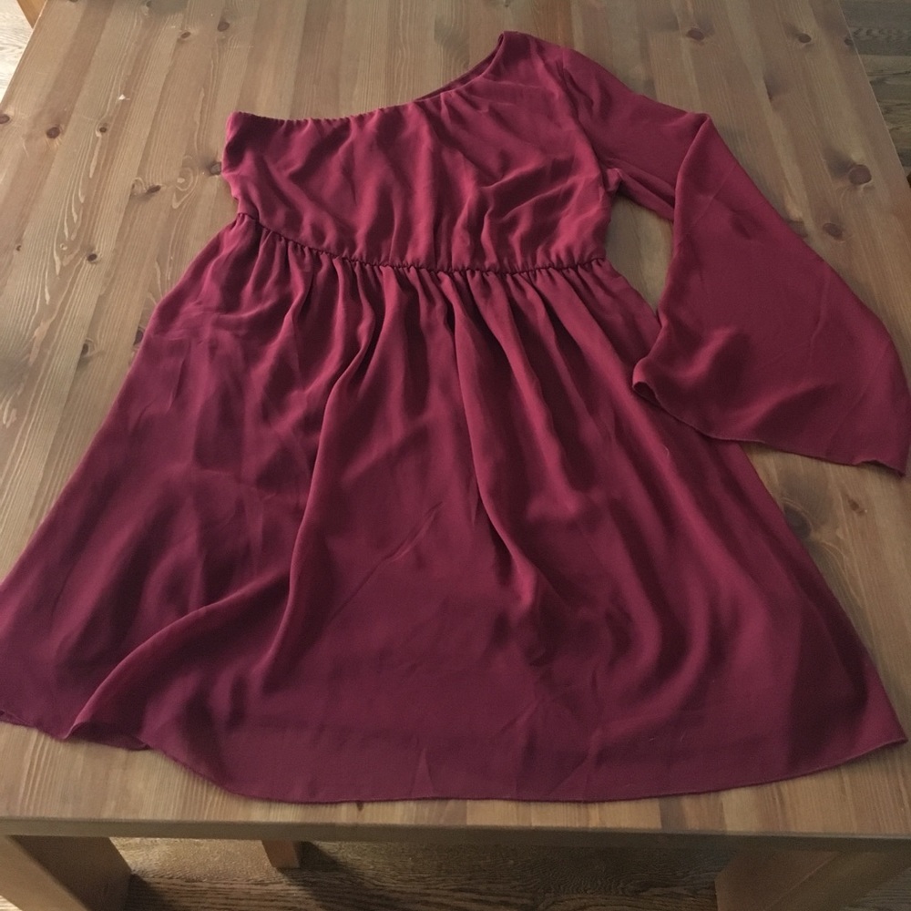 One shoulder belle sleeve dress!