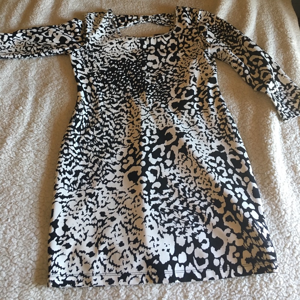 Forever21 Black & White Leopard print dress - L