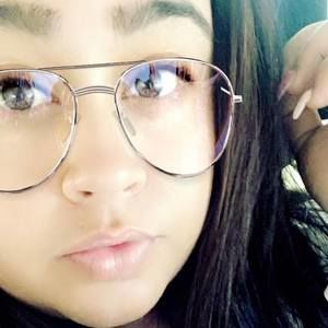 Meet your Posher, Ashely