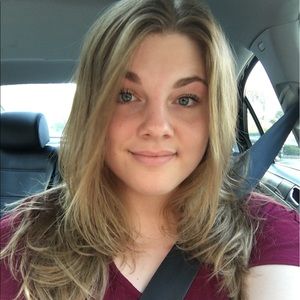 Meet your Posher, Caroline