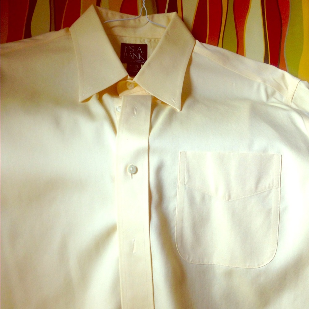 EUC! Joseph A Banks light yellow dress shirt.