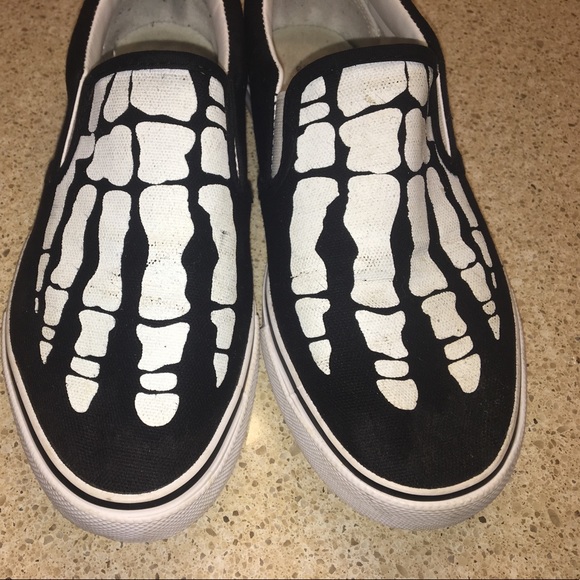 vans skeleton feet shoes