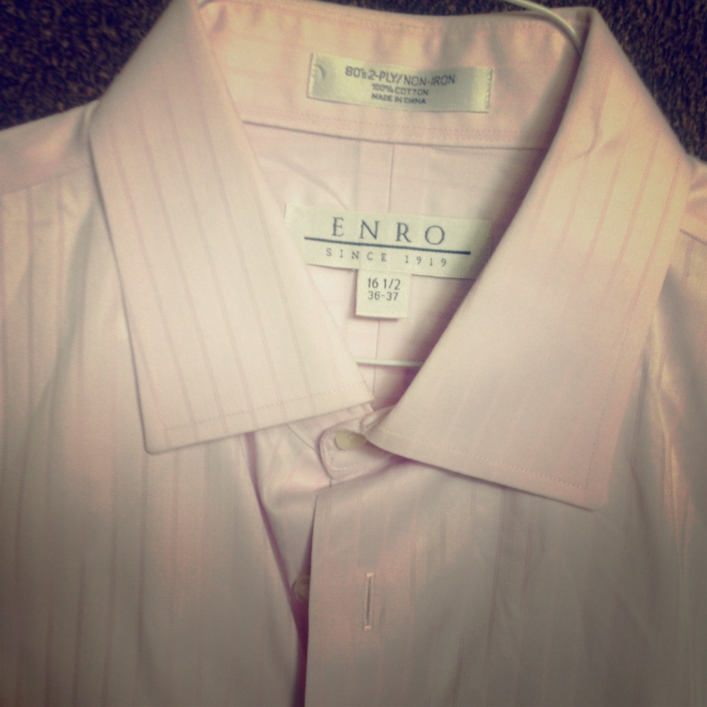 Pale pink men's dress shirt in EUC!