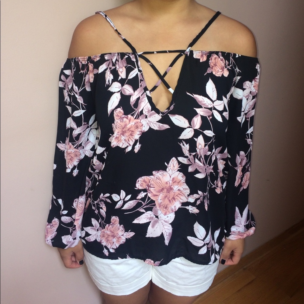 Charlotte Russe off-the-shoulder floral top •Large