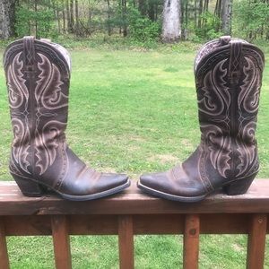 Ariat snip toe cowboy boots