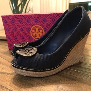 Authentic Tory Burch navy espadrilles 6.5. Used.