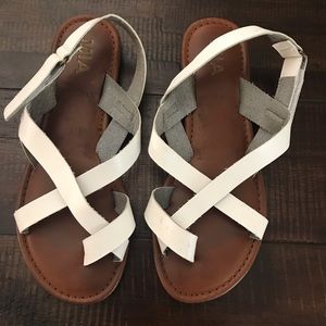 White Sandals | MIA