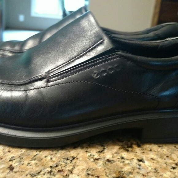 Men's shoe - Picture 2 of 3