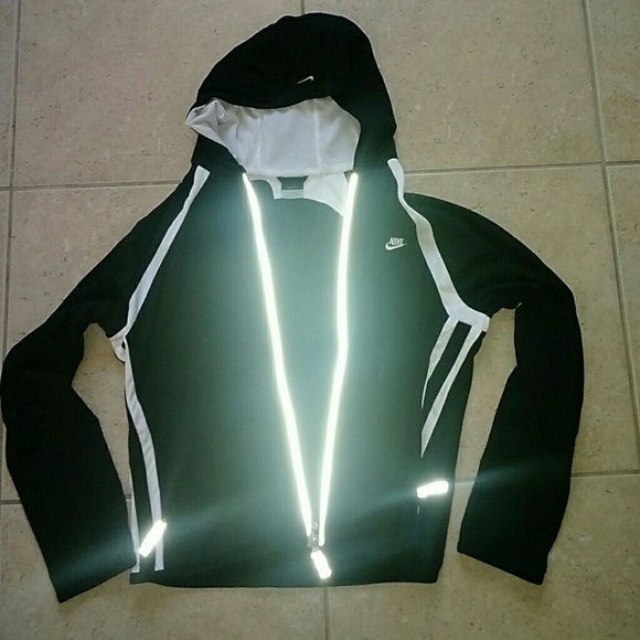 Nike Dri-FIT jacket - Picture 2 of 4