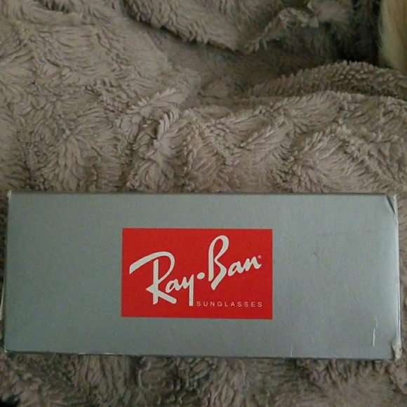 Ray-Ban Pilot classic polarised sunglasses main image 4