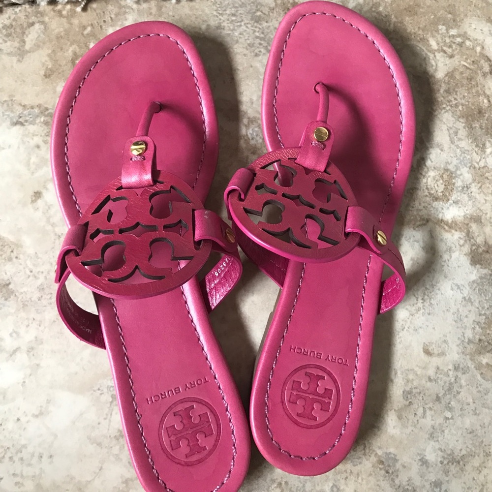 Hot pink leather Tory burch flip flops