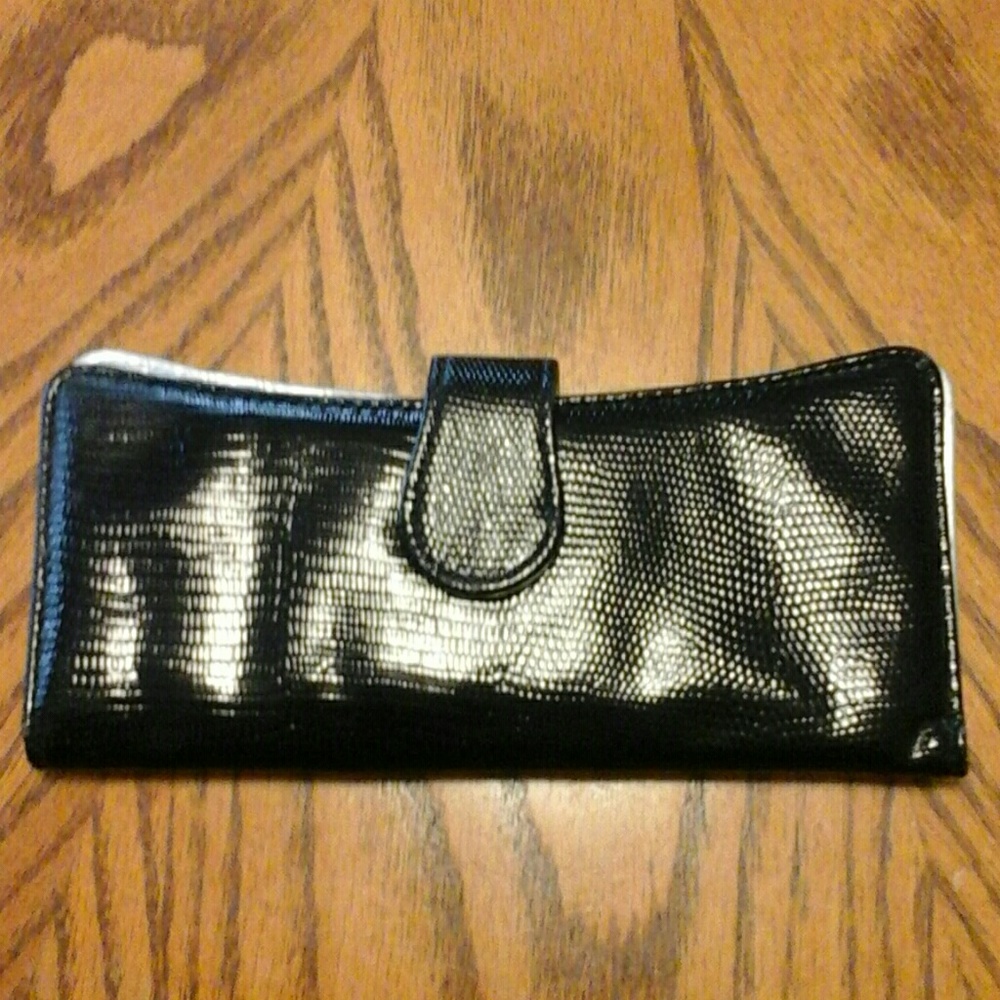 Checkbook/credit card holder