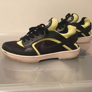 Original Nike Huaraches size 8