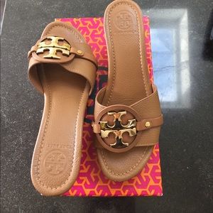 Tory Burch tan mid wedge