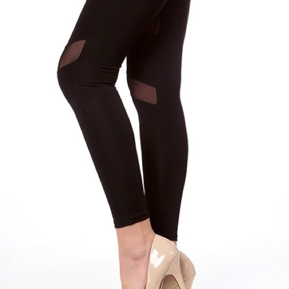 ⚡️One Left⚡️Black Mesh Cutout Yoga - Picture 5 of 7