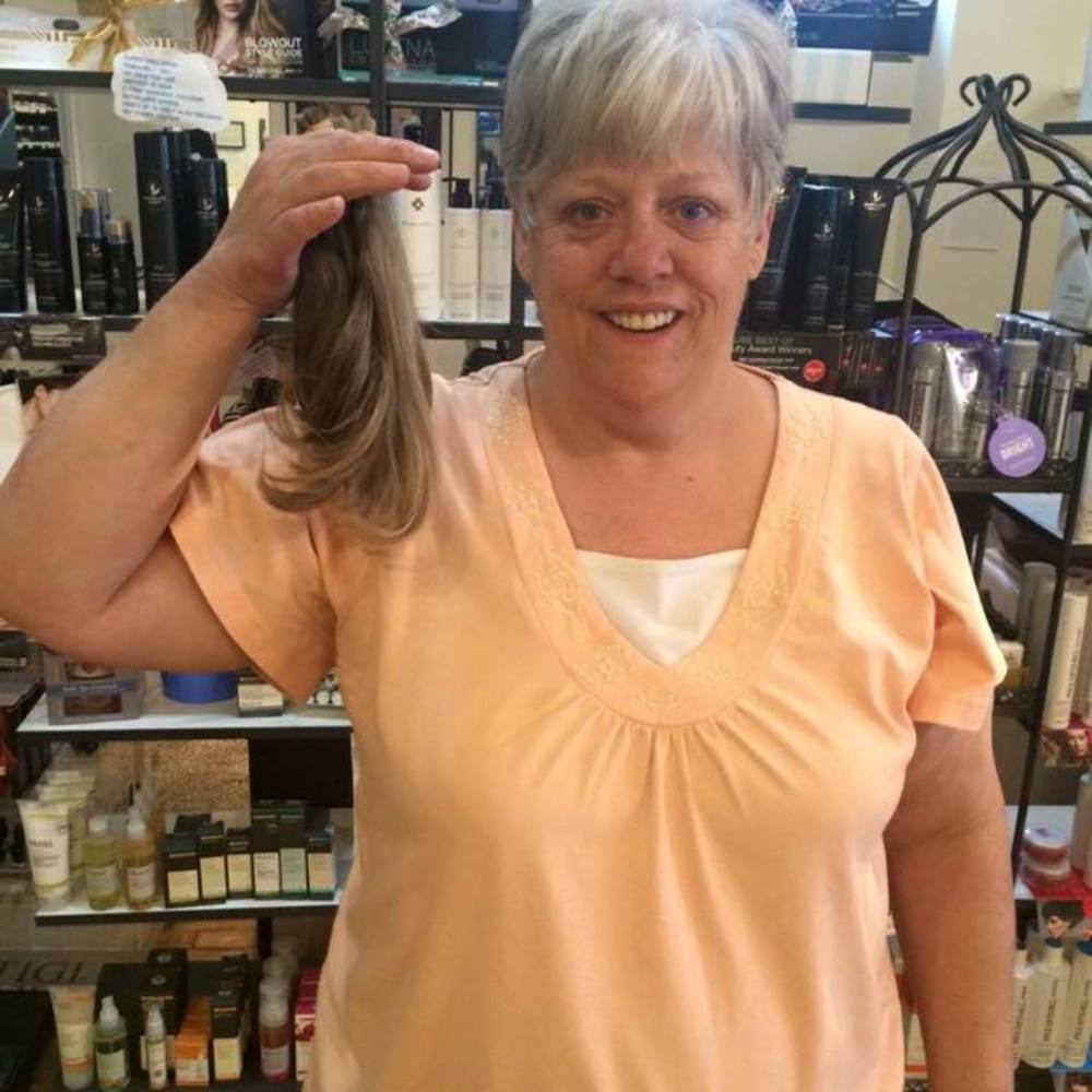 Meet your Posher, Julia