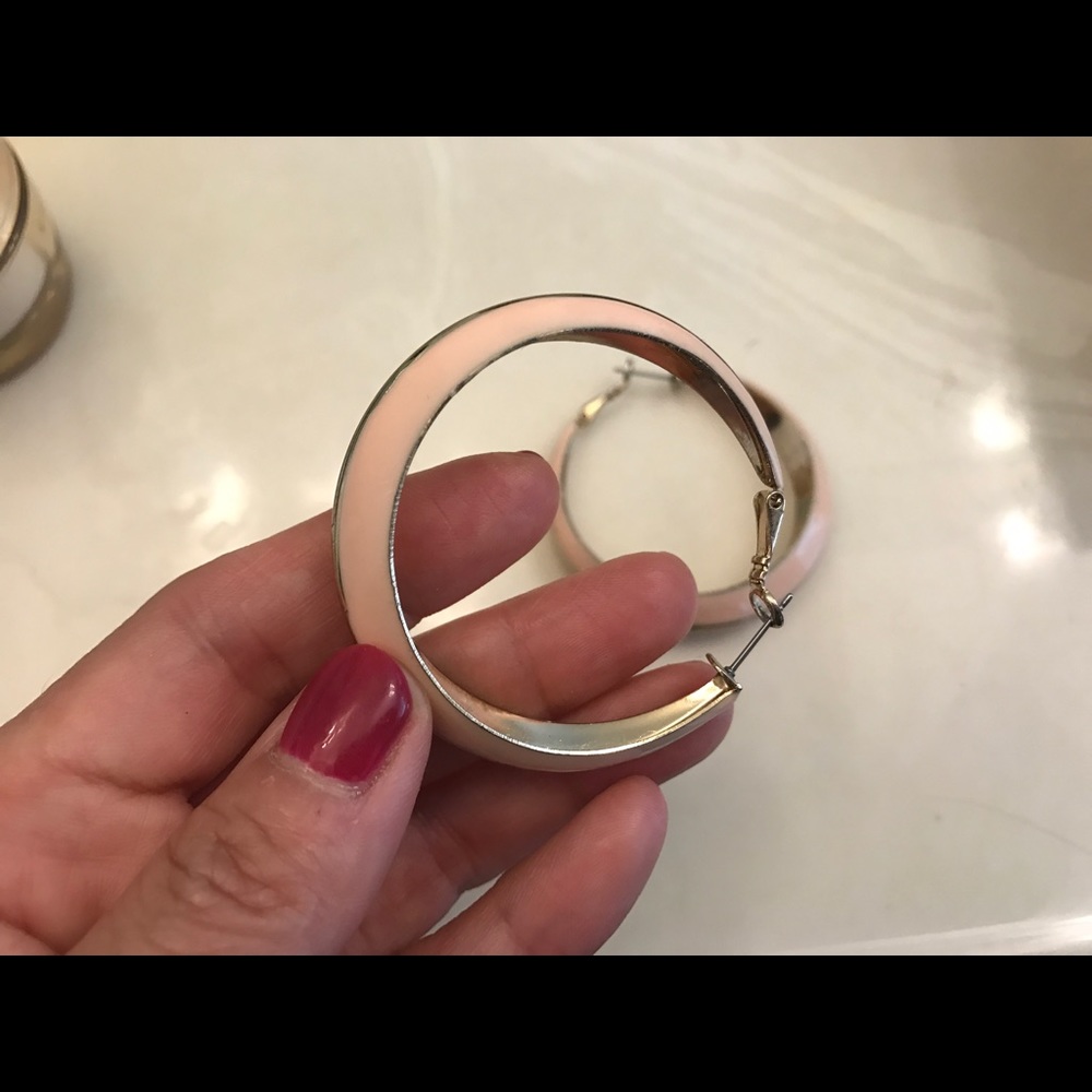 Fun pink hoops! - Picture 3 of 3